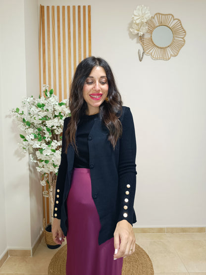 Look Chaleco Oporto negro + Falda Gala burdeos