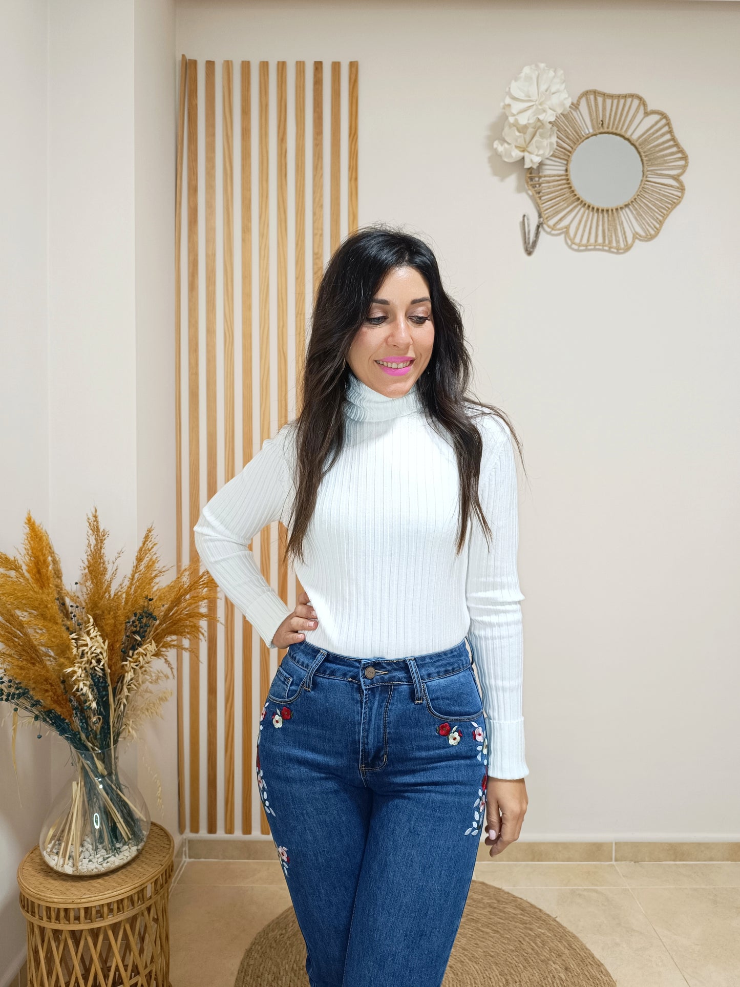 Vaqueros flower flared