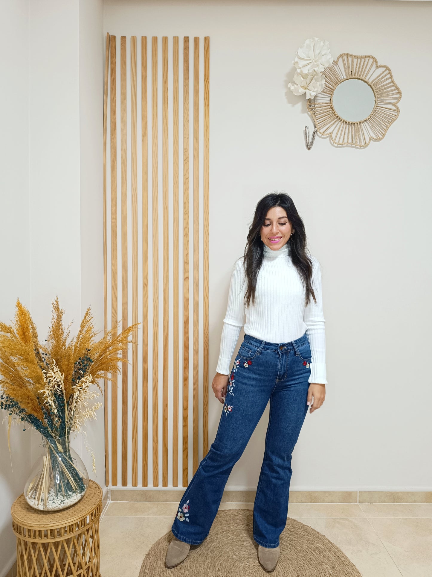 Vaqueros flower flared